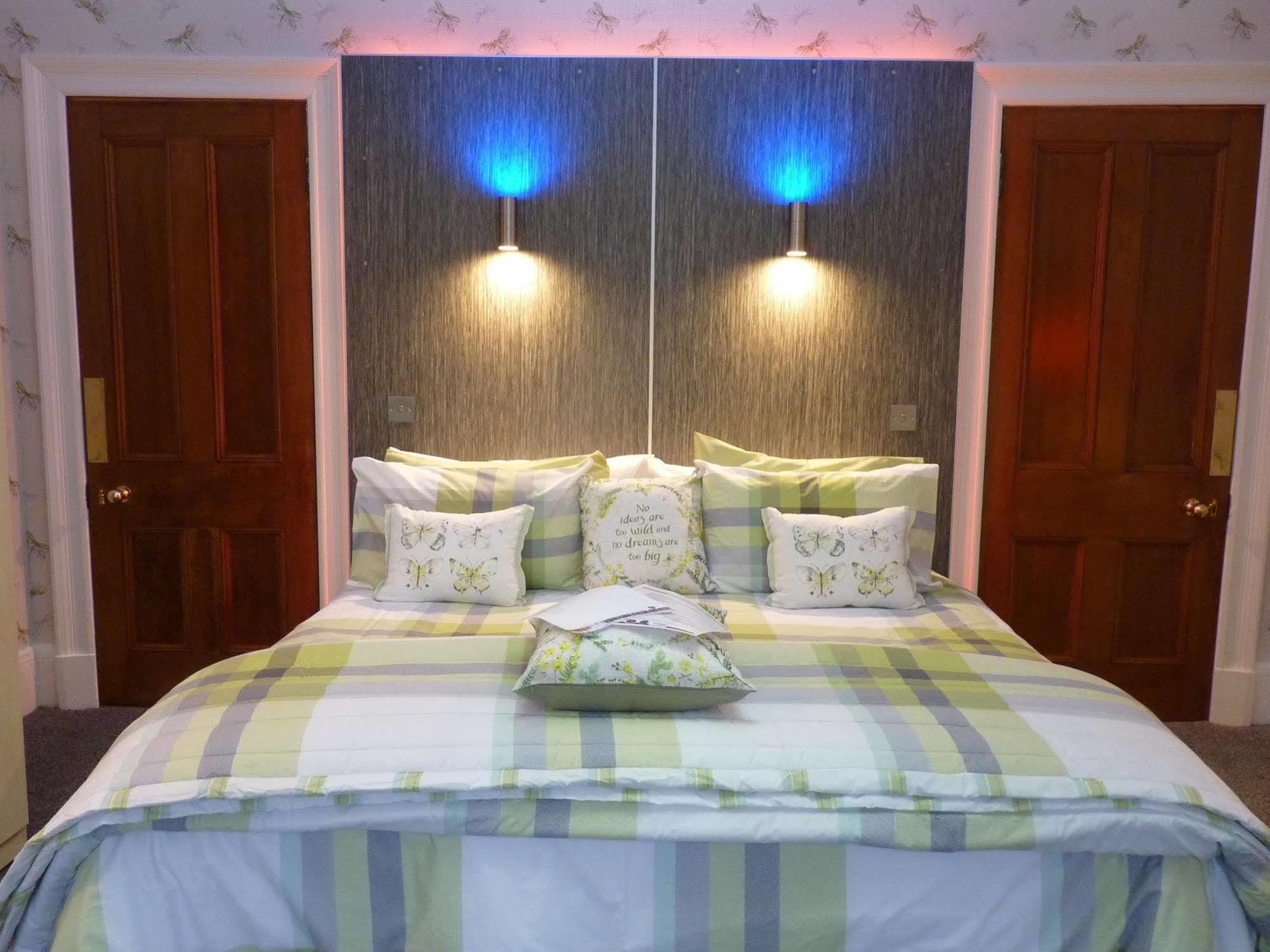 Muirholm Bed And Breakfast Paisley Extérieur photo